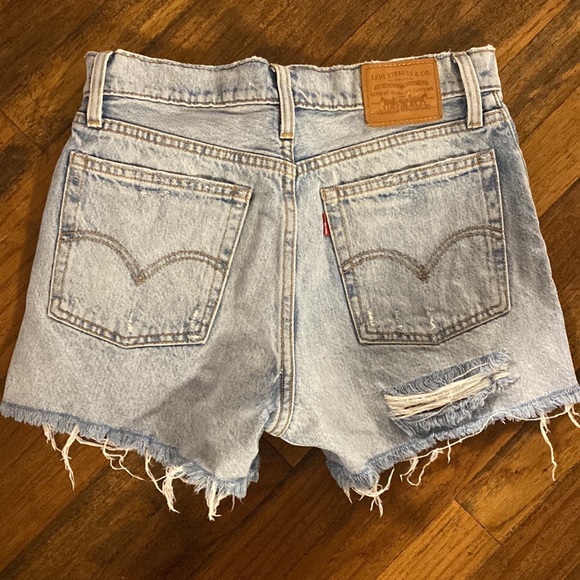 Levi's Pants - Levi’s High Rise Wedgie Short